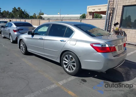2014 Honda Accord z USA, uszkodzony, nr VIN 1HGTR2F56EA033492